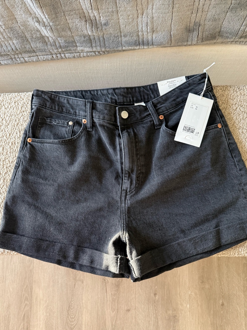 H&M ultra high waisted Mom Shorts
